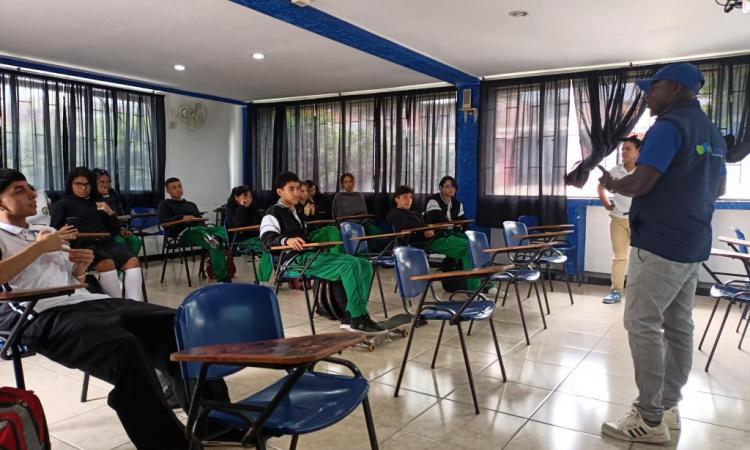 ESTUDIANTES DE LA IE ALFREDO GARCÍA FUERON CAPACITADOS POR ASEO PEREIRA EN TEMAS AMBIENTALES