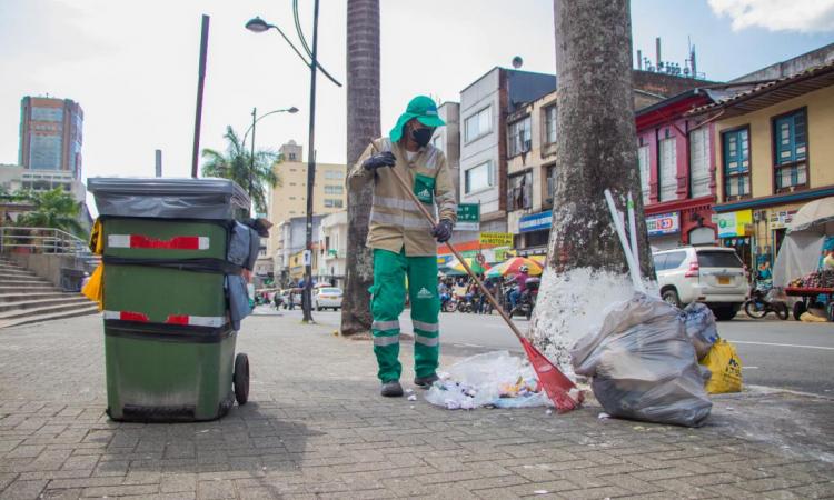 ASEO PEREIRA HACE LLAMADO A CUIDAR Y MANTENER LIMPIOS LOS ESPACIOS PÚBLICOS DURANTE LA SEMANA MAYOR 
